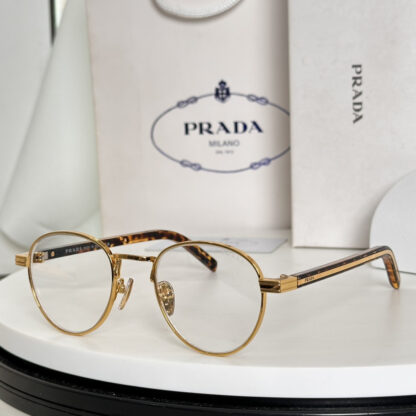 Prada fashion trend sunglasses - Image 5
