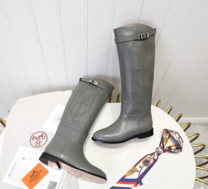 Hermès classic kelly buckle grey stylish mid-calf boots - Image 5