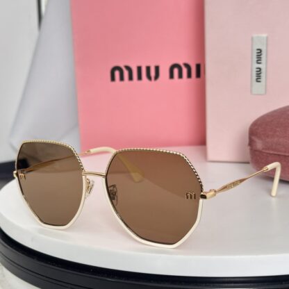 Miu Miu trendy fashion sunglasses - Image 6