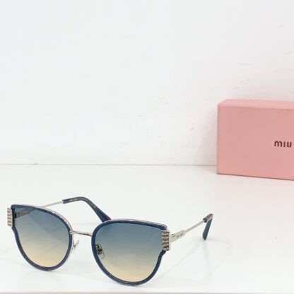 Miu Miu trendy fashion sunglasses - Image 6
