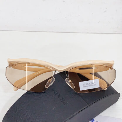 Prada fashion trend sunglasses - Image 5