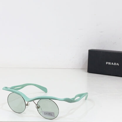 Prada fashion trend sunglasses - Image 5