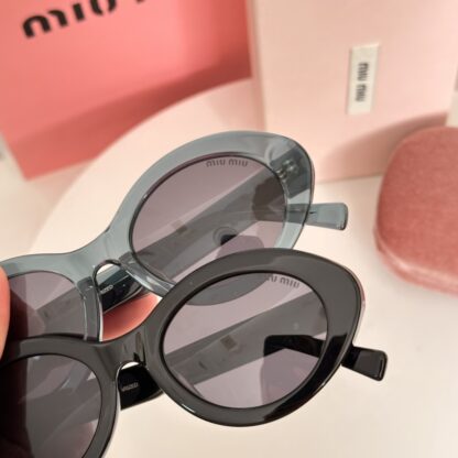 Miu Miu trendy fashion sunglasses - Image 6
