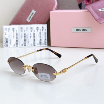 Miu Miu trendy fashion sunglasses - Image 6