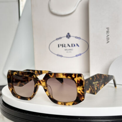 Prada fashion trend sunglasses - Image 5