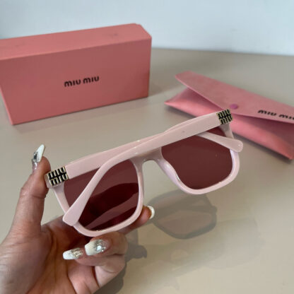 Miu Miu trendy fashion sunglasses - Image 6