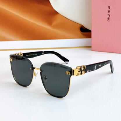 Miu Miu trendy fashion sunglasses - Image 6