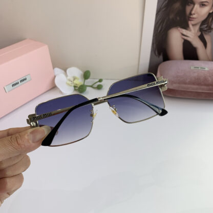 Miu Miu trendy fashion sunglasses - Image 6