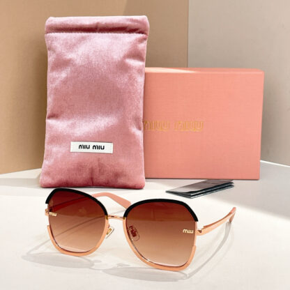 Miu Miu trendy fashion sunglasses - Image 6