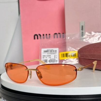 Miu Miu trendy fashion sunglasses - Image 6