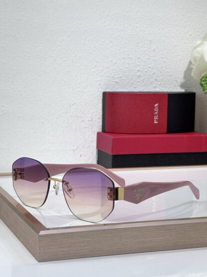 Prada fashion trend sunglasses - Image 5