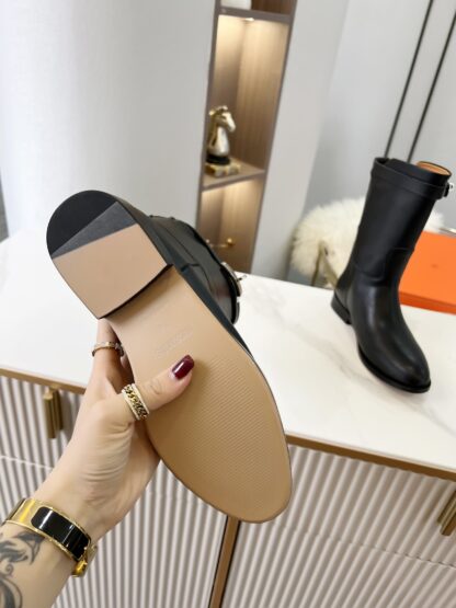 Hermès classic black silver buckle fashion ankle boots - Image 5