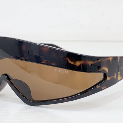 Prada fashion trend sunglasses - Image 5