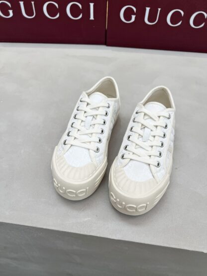 Gucci classic design German training elements catwalk model - Image 6