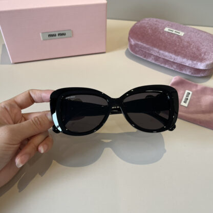 Miu Miu trendy fashion sunglasses - Image 6