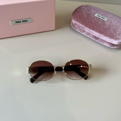 Miu Miu trendy fashion sunglasses - Image 6