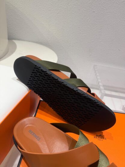 Hermès green and brown woven slippers