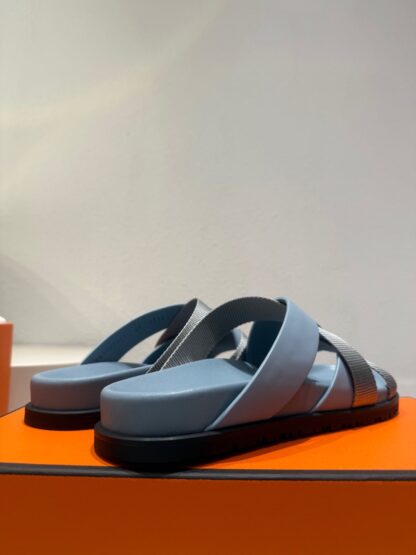 Hermès blue and grey woven slippers - Image 4
