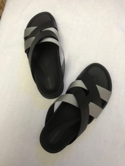 Hermès black and grey woven slippers - Image 2