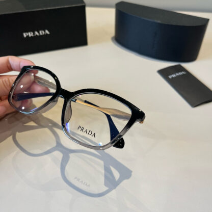 Prada fashion trend sunglasses - Image 5