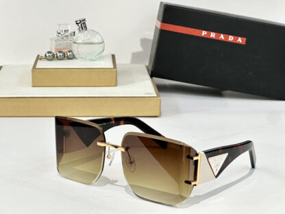 Prada fashion trend sunglasses - Image 5
