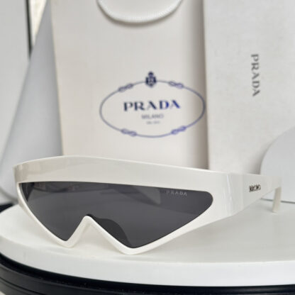 Prada fashion trend sunglasses - Image 5