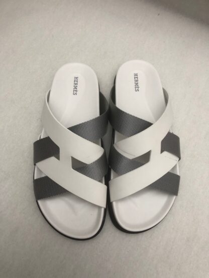Hermès white and grey woven slippers - Image 2