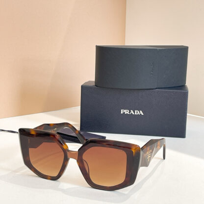 Prada fashion trend sunglasses - Image 5