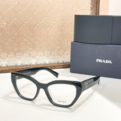 Prada fashion trend sunglasses - Image 5