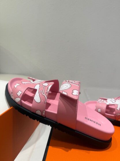 Hermès couple pink and white woven sandals - Image 2