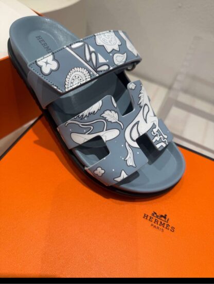 Hermès couple light blue and white woven sandals - Image 2