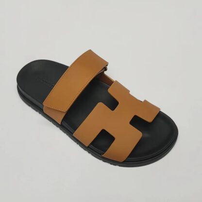 Hermès couple's brown woven sandals - Image 4
