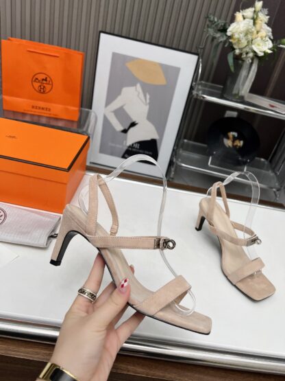 Hermès handmade stiletto apricot sandals - Image 4