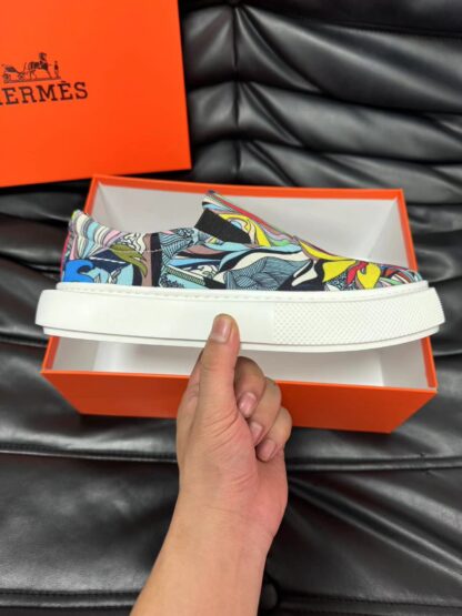 Hermès contrasting leather luxury loafers - Image 5