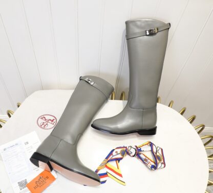 Hermès Grey Classic Kelly Buckle Biker Boots - Image 5