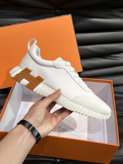 Hermès white versatile casual sneakers - Image 5