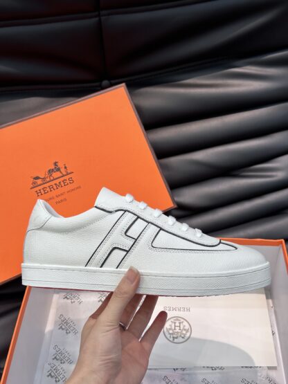 Hermes men's soft and lightweight white and black low-top casual sneakers - Image 5