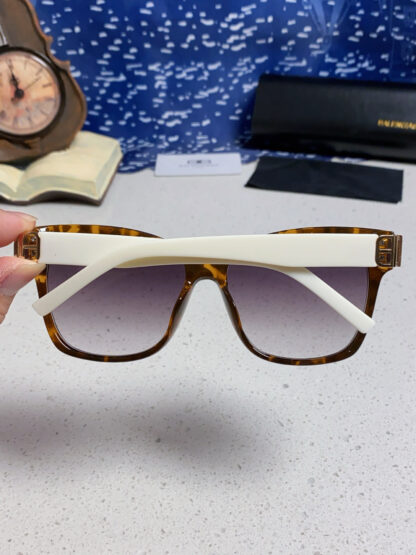 Balenciaga fashion sunglasses - Image 6