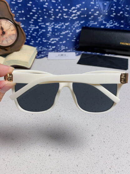 Balenciaga fashion sunglasses - Image 6