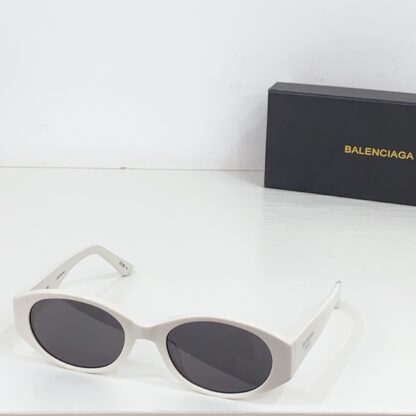 Balenciaga fashion sunglasses - Image 5