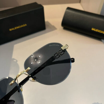 Balenciaga fashion sunglasses - Image 6
