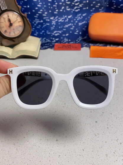 Hermès Retro Square Slimming Women's Sunglasses - Image 4