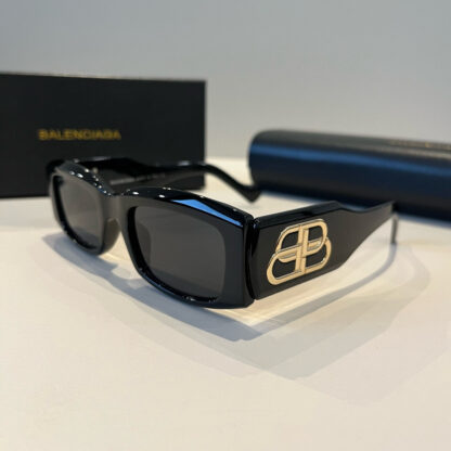 Balenciaga fashion sunglasses - Image 4