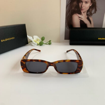 Balenciaga fashion sunglasses - Image 5
