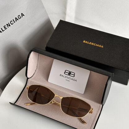 Balenciaga fashion sunglasses - Image 5