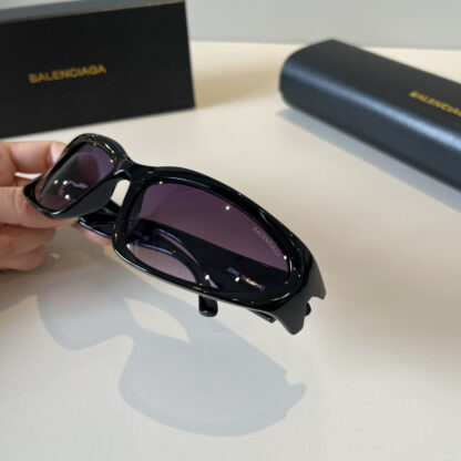Balenciaga fashion sunglasses - Image 5