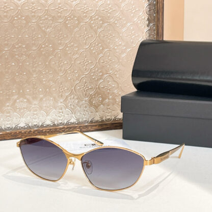 Balenciaga fashion sunglasses - Image 5