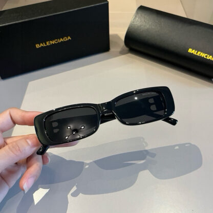 Balenciaga fashion sunglasses - Image 5