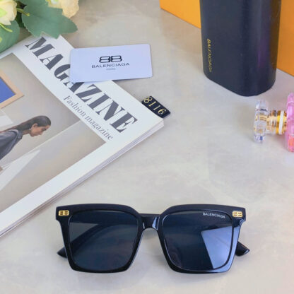 Balenciaga fashion sunglasses - Image 5