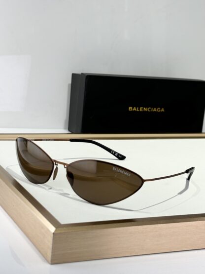 Balenciaga fashion sunglasses - Image 5